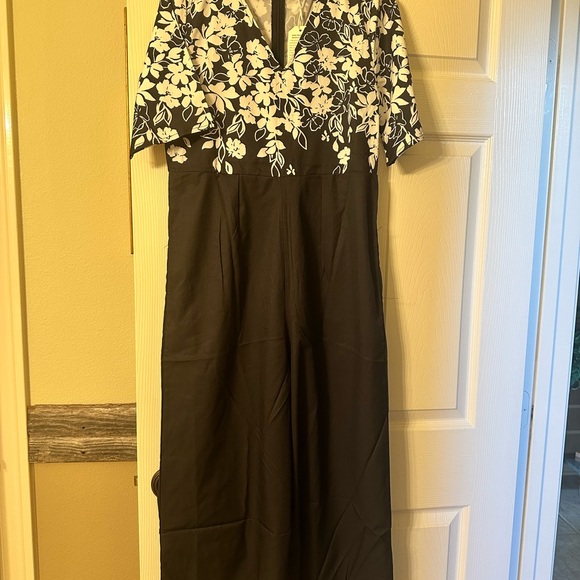 Floral Black and White Jumpsuit - Picture 3 of 5